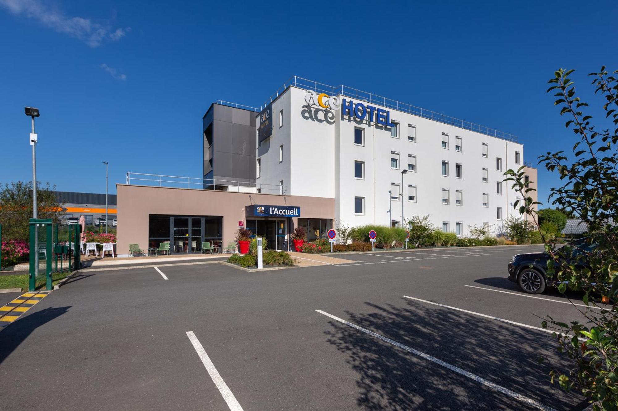 Ace Hotel Le Mans แซงต์-ซาตูร์แนง ภายนอก รูปภาพ